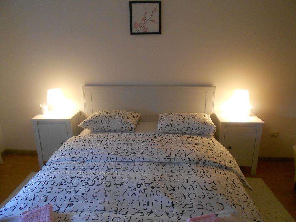 Apartments Nika สลูน ภายนอก รูปภาพ